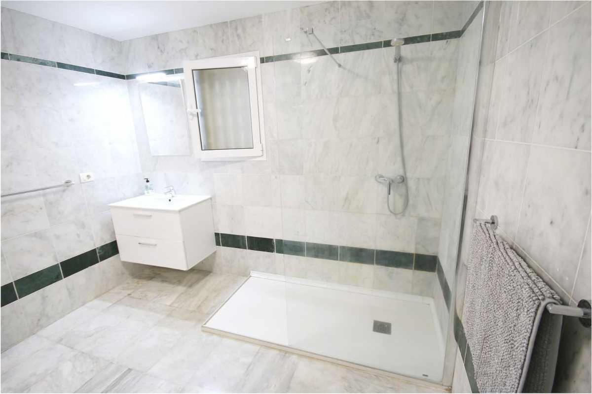 Dinastia B401 By Tenerife Rental & Sales Лос Кристианос Екстериор снимка